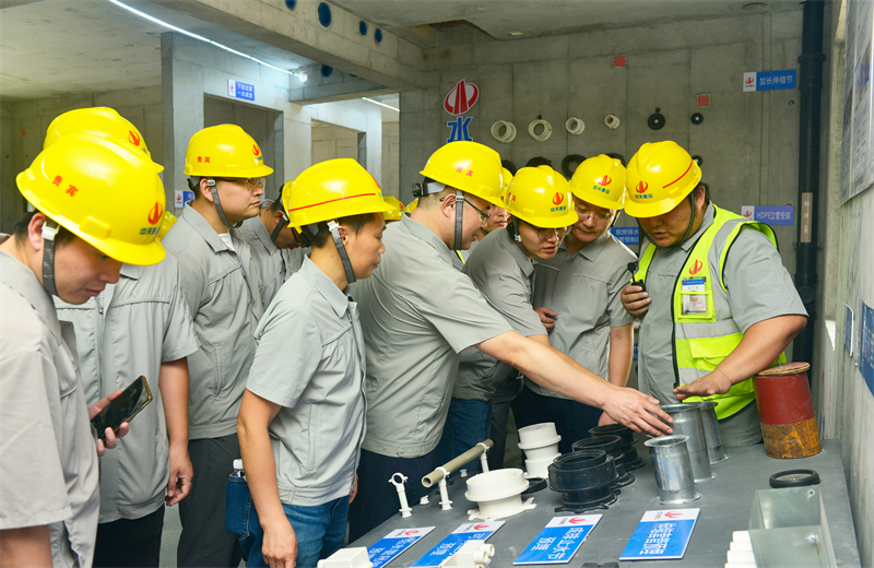 为进一步推进优质客户高效履约，提升交付品质、达成客户满意，2025年6月25日，人生就是搏建设集团在上海组织召开2025年越秀地产、华润置业客户履约推进会。